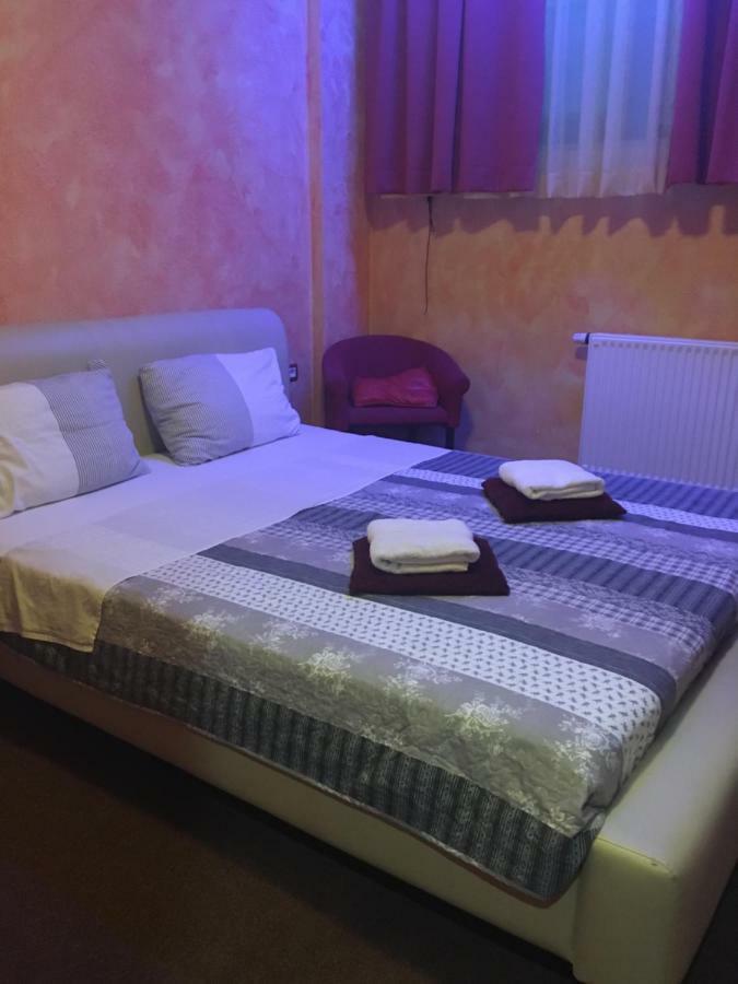 Motel Sofia 세자나 외부 사진